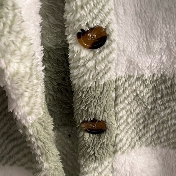 Fuzzy teddy plaid shacket - Picture 9 of 11